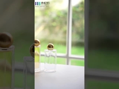 Capas de garrafas de perfumes leves em cor de alumínio dourado com acabamento de pescoço de versão crimp